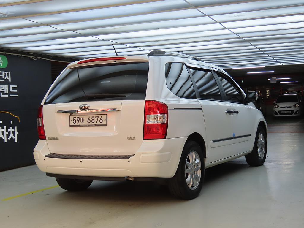 KIA Carnival - Vista 4