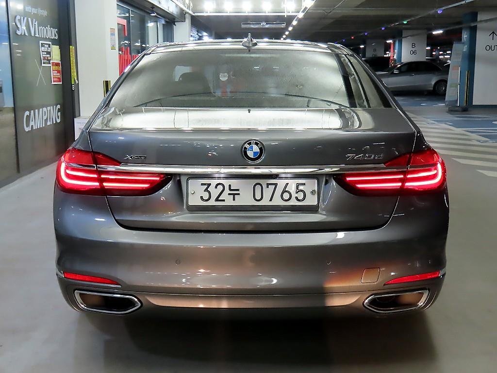 BMW 7 Series - Vista 5
