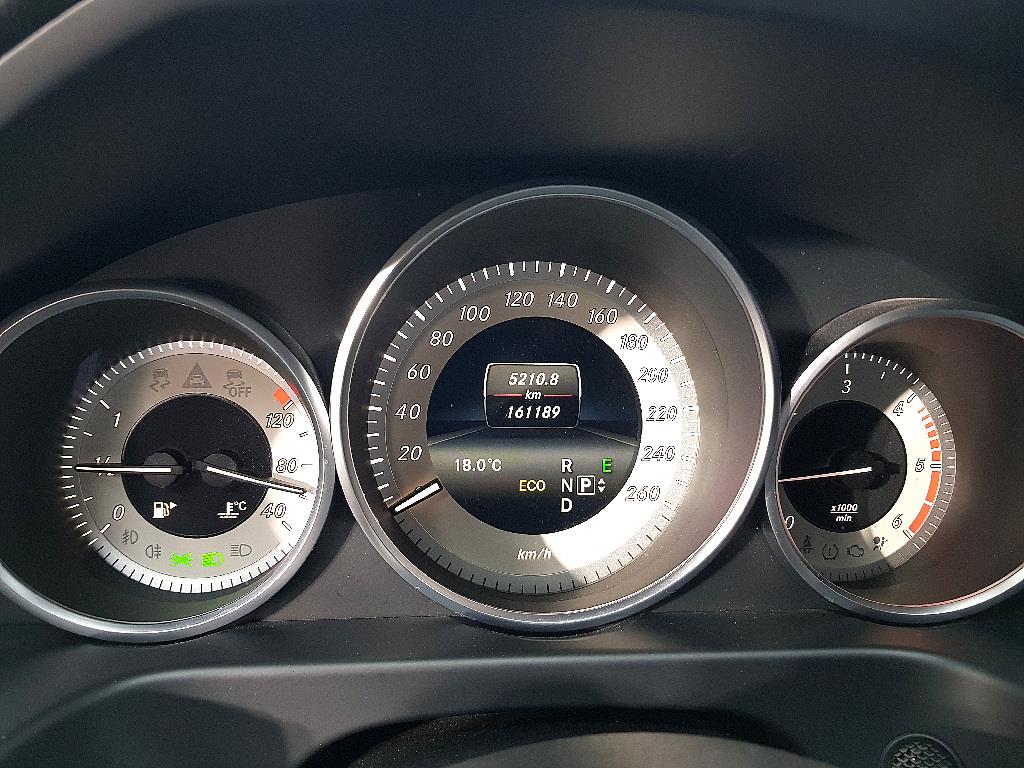 Mercedes Benz E class - Vista 7