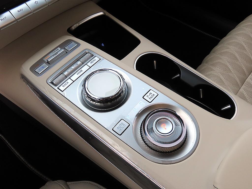 Genesis GV70 - Vista 11