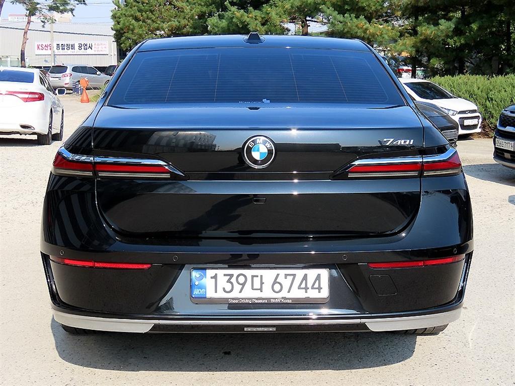 BMW 7 Series - Vista 4