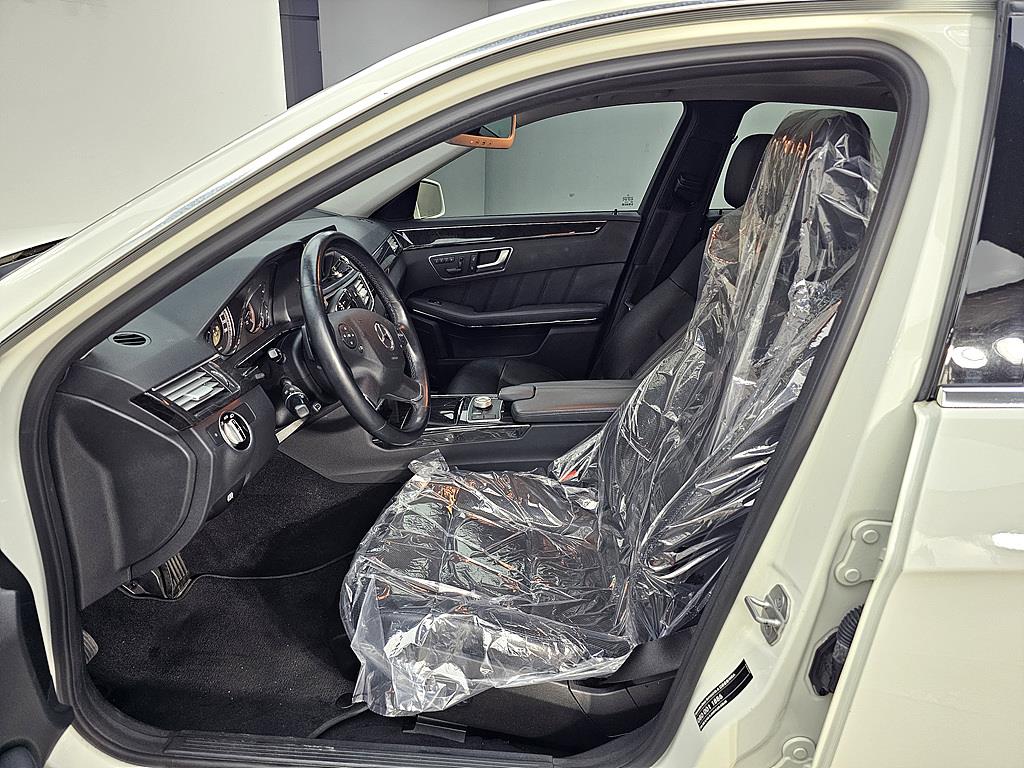 Mercedes Benz E class - Vista 8