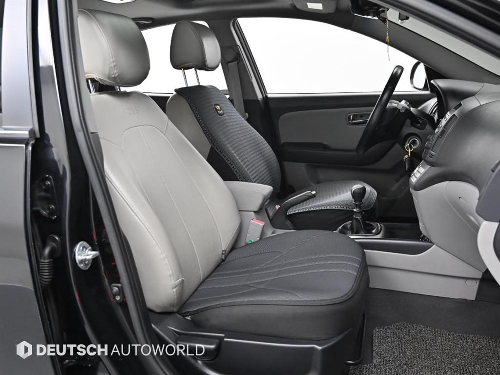 HYUNDAI Avante - Vista 10