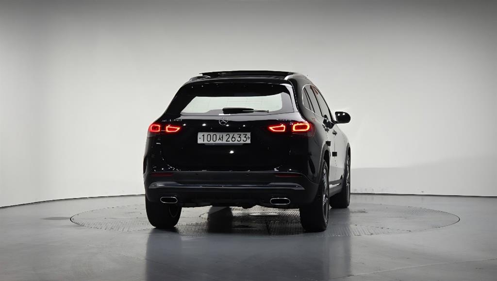 Mercedes Benz GLA Class - Vista 4