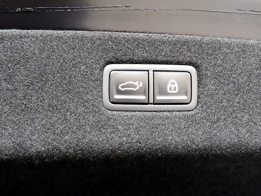 Genesis G90 2026 Negro - Importación desde Corea - HF Imports Iquique - Foto 16