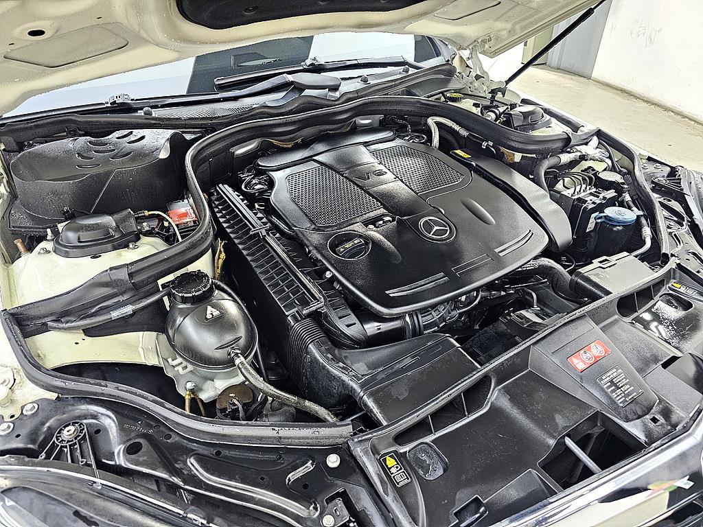 Mercedes Benz E class - Vista 6