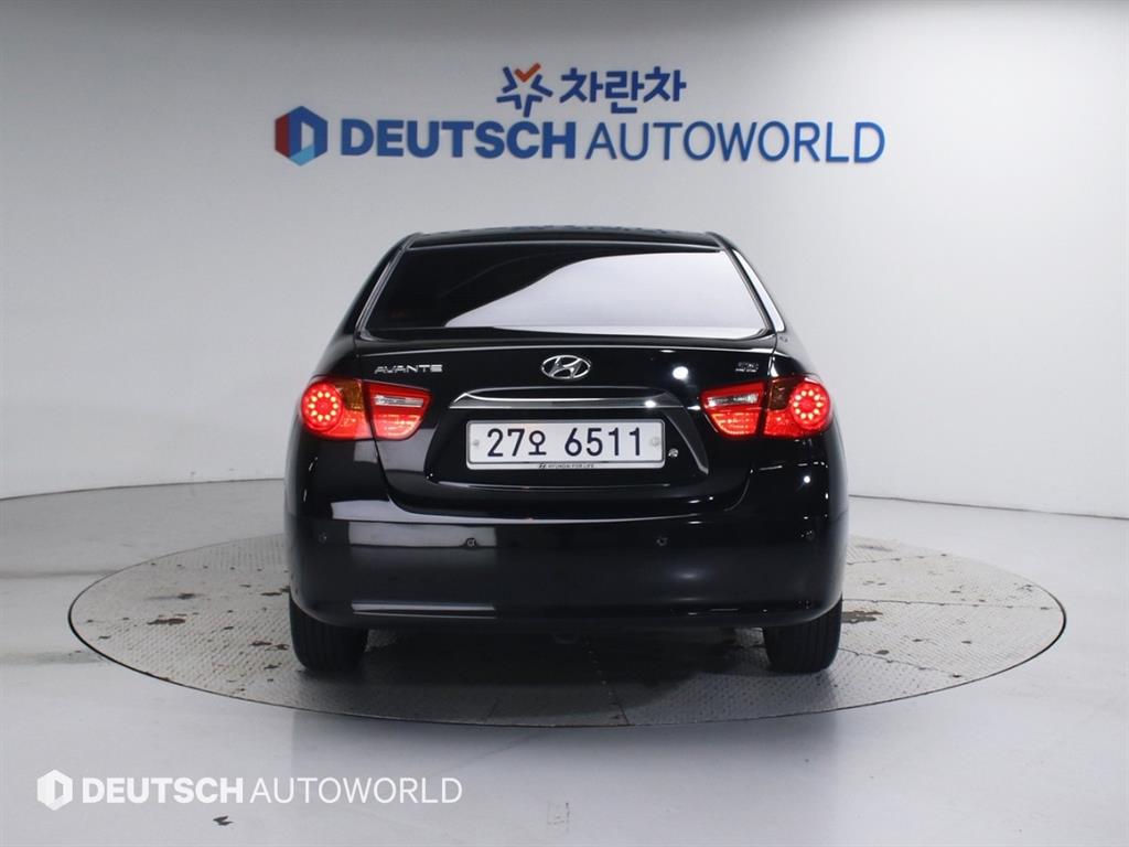 HYUNDAI Avante - Vista 4