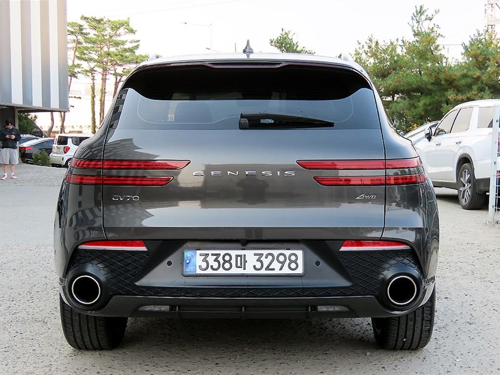 Genesis GV70 - Vista 4