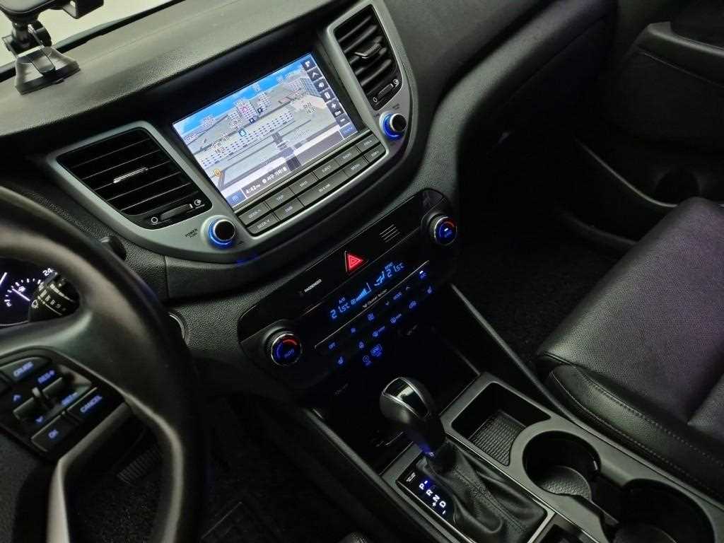 HYUNDAI Tucson - Vista 10