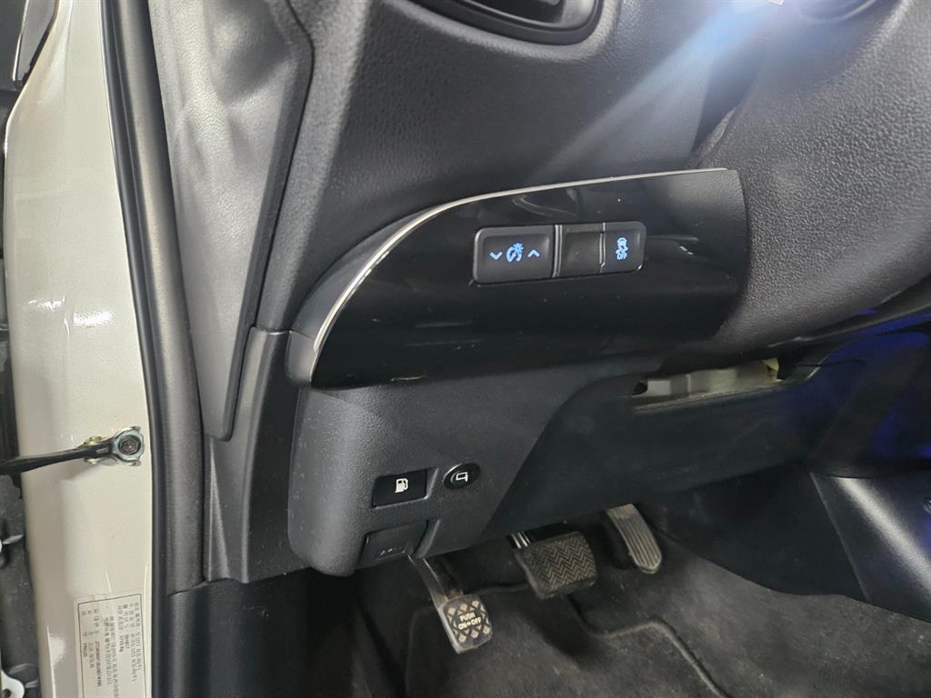 Toyota Prius 2018 Blanco - Importación desde Corea - HF Imports Iquique - Foto 13