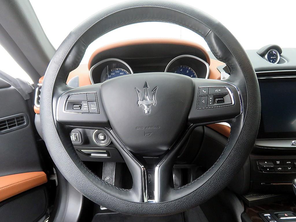 Maserati Ghibli - Vista 11