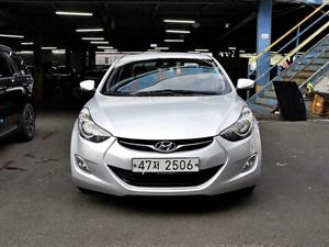 HYUNDAI Avante - Vista 2