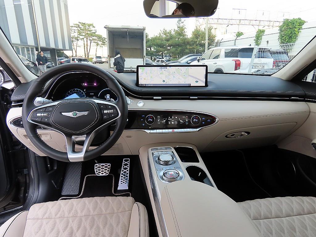 Genesis GV70 - Vista 7