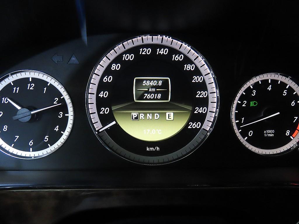 Mercedes Benz E class - Vista 9