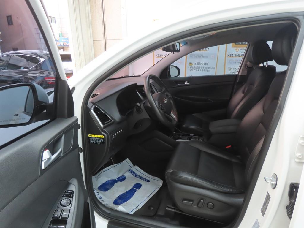 HYUNDAI Tucson - Vista 5