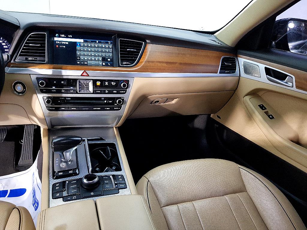 Genesis G80 - Vista 10