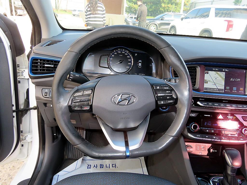 HYUNDAI Ioniq - Vista 8