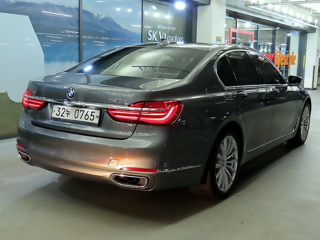 BMW 7 Series - Vista 4