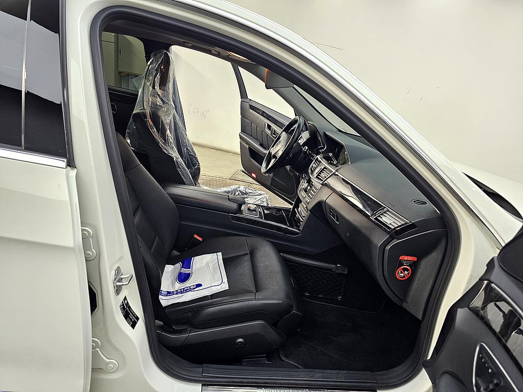 Mercedes Benz E class - Vista 11