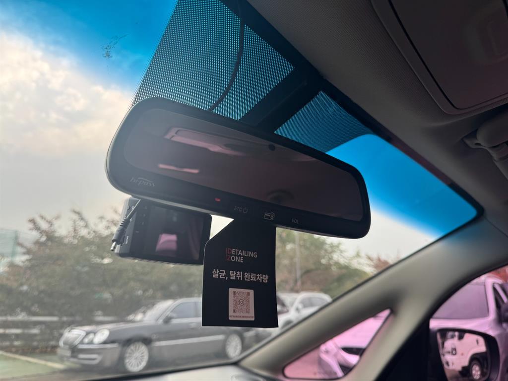 KIA Carens - Vista 9