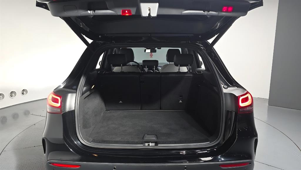 Mercedes Benz GLA Class - Vista 5