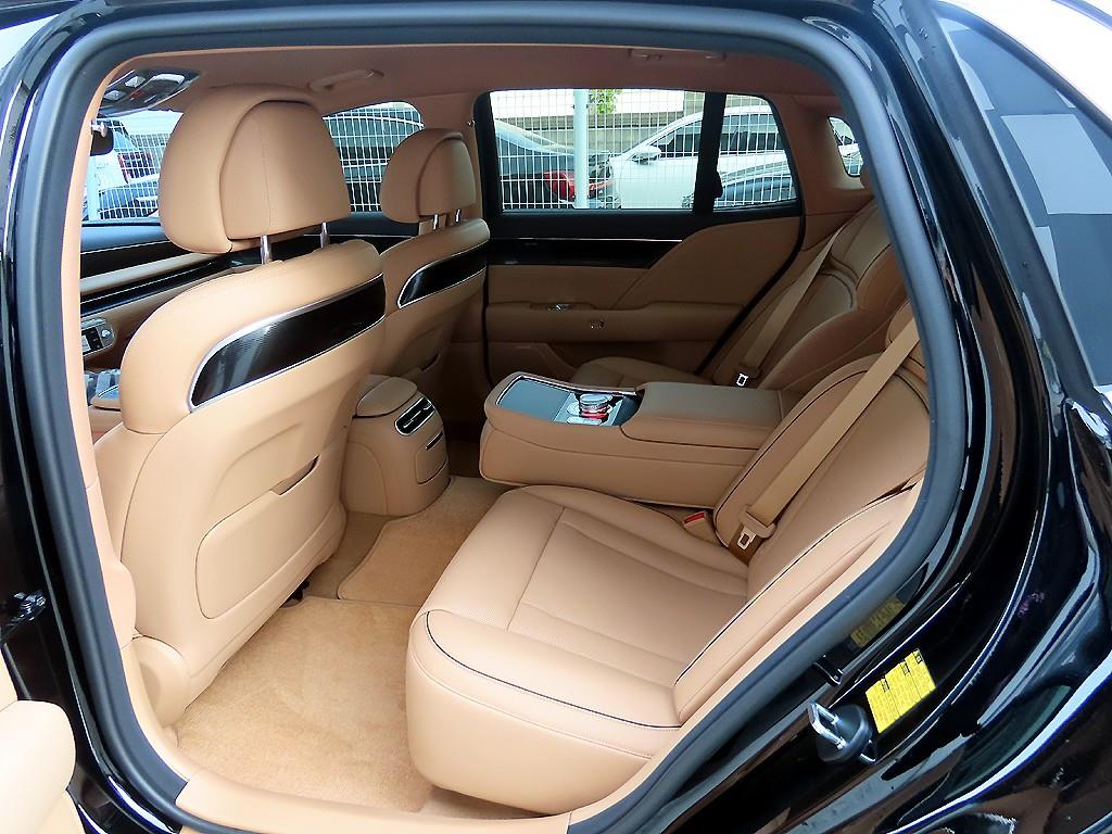 Genesis G90 - Vista 6