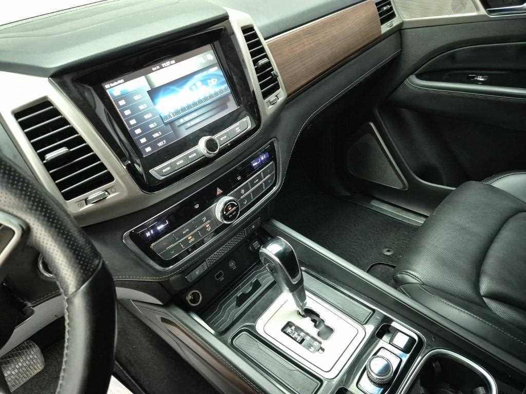 Ssangyong Rexton - Vista 10