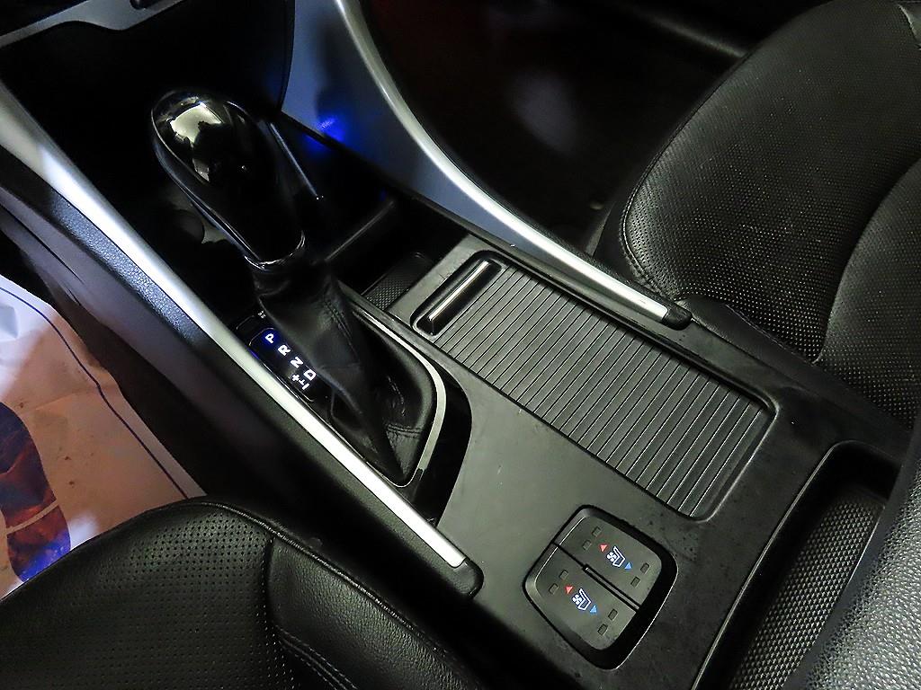 HYUNDAI Sonata - Vista 12