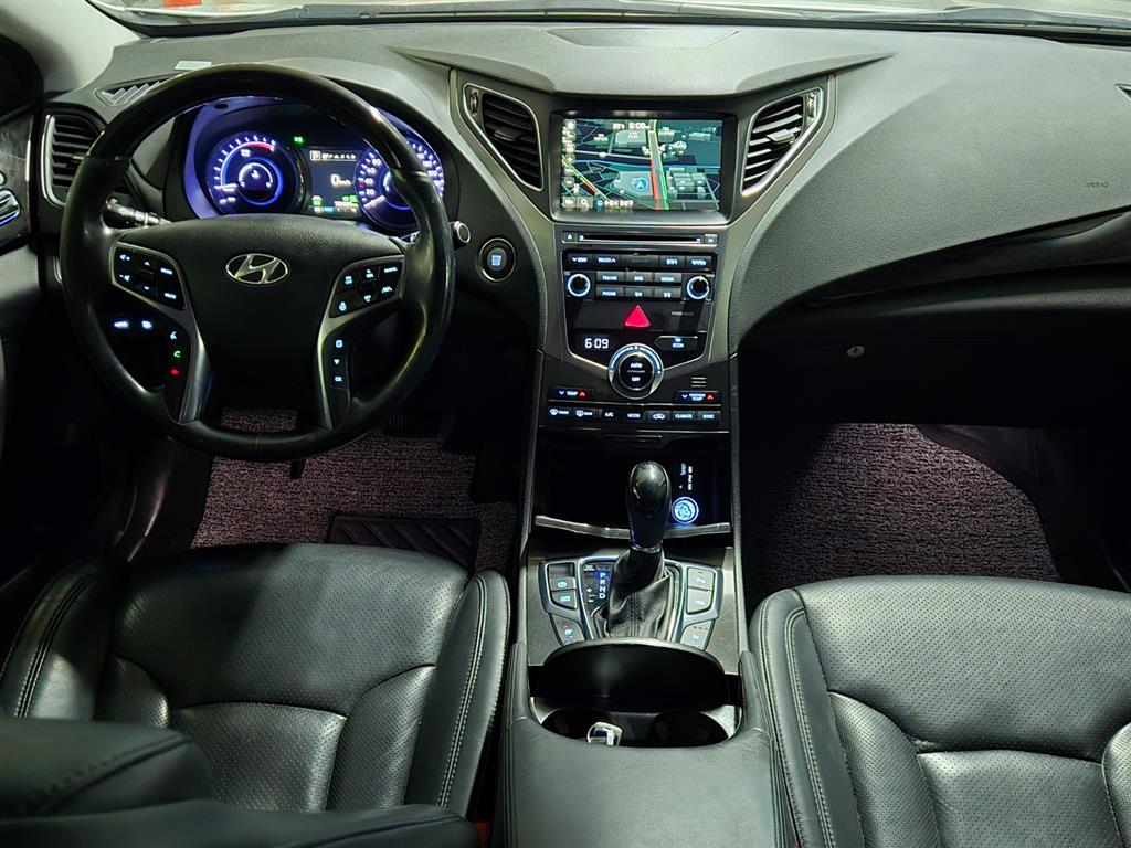 HYUNDAI Grandeur - Vista 8