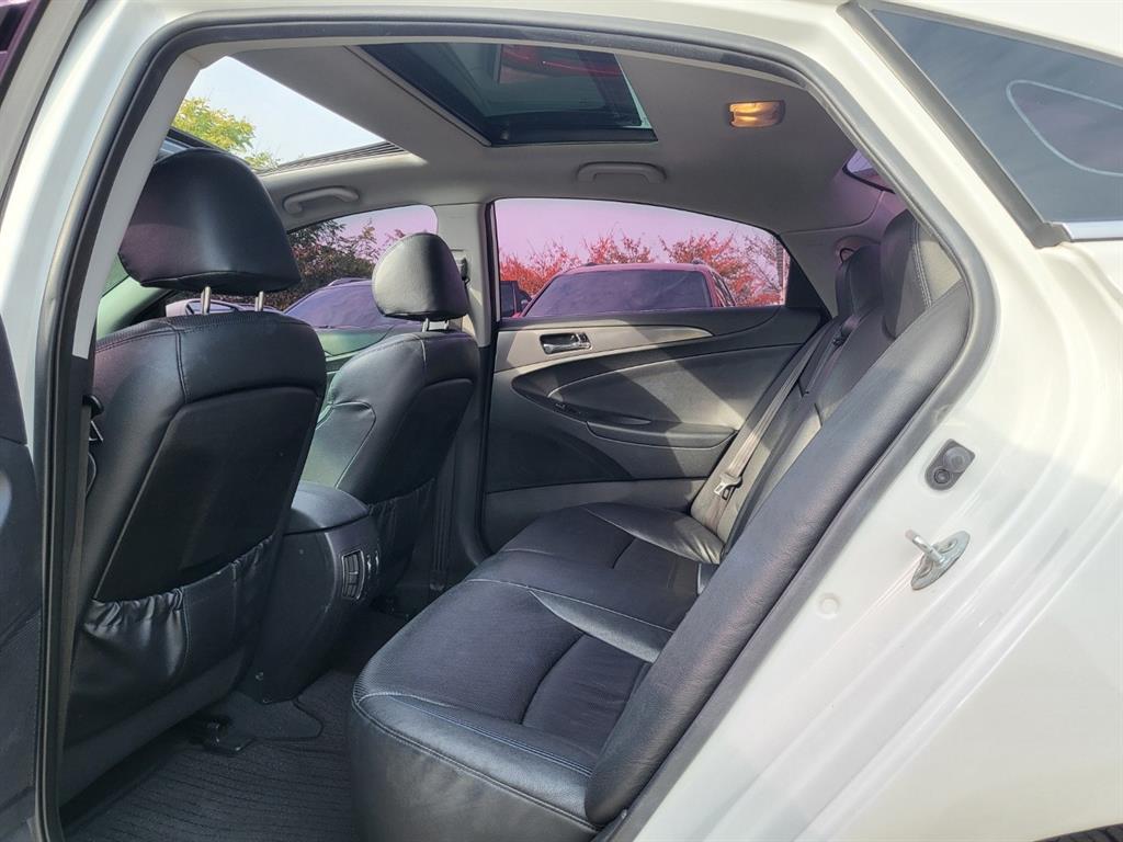 HYUNDAI Sonata - Vista 8