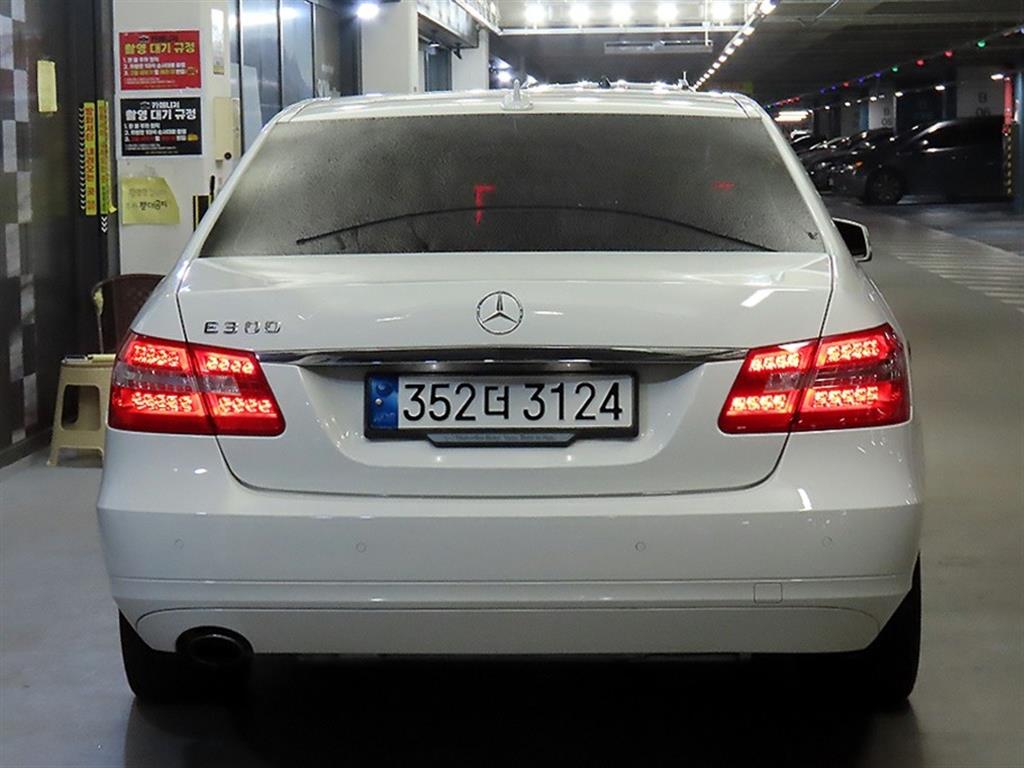 Mercedes Benz E class - Vista 5