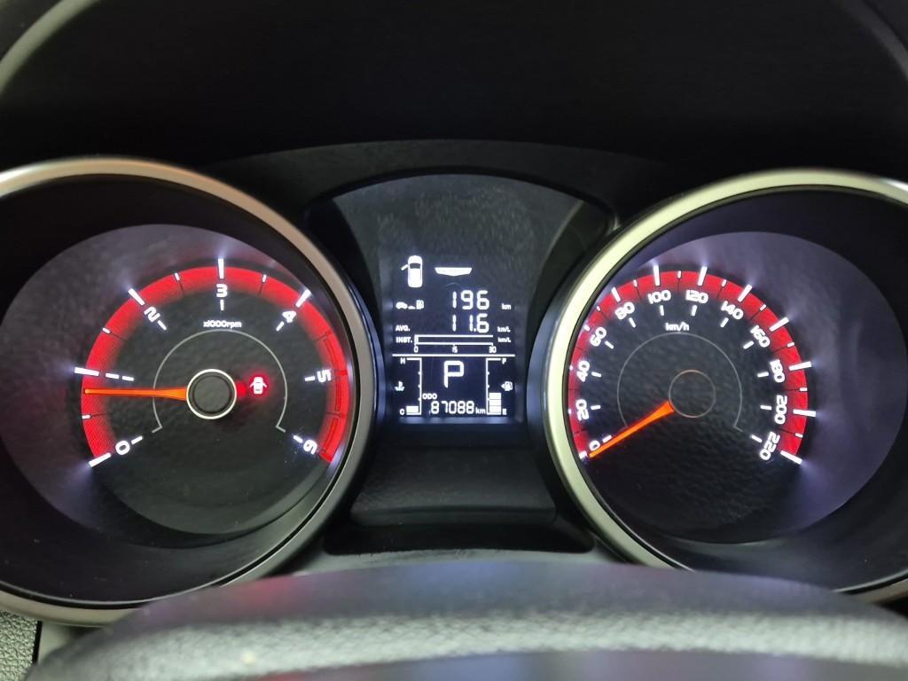 Ssangyong Tivoli - Vista 6