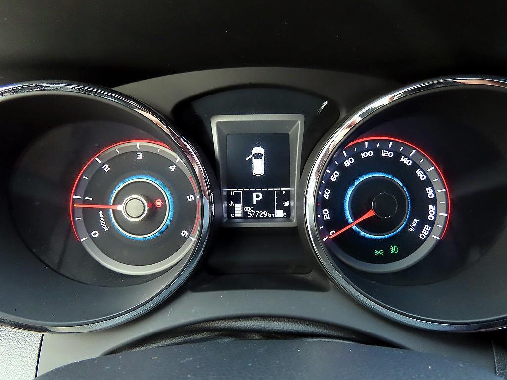 Ssangyong Tivoli - Vista 9