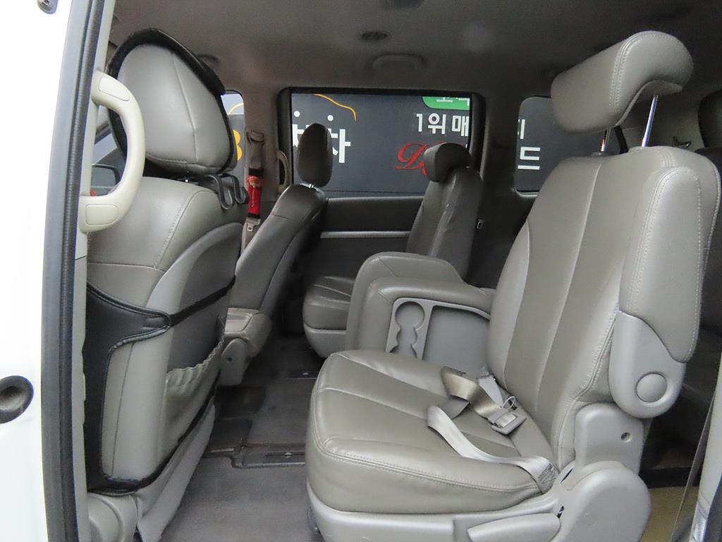 KIA Carnival - Vista 6