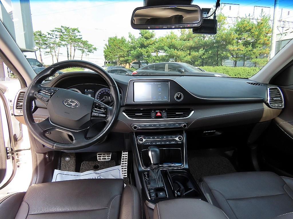 HYUNDAI Grandeur - Vista 7