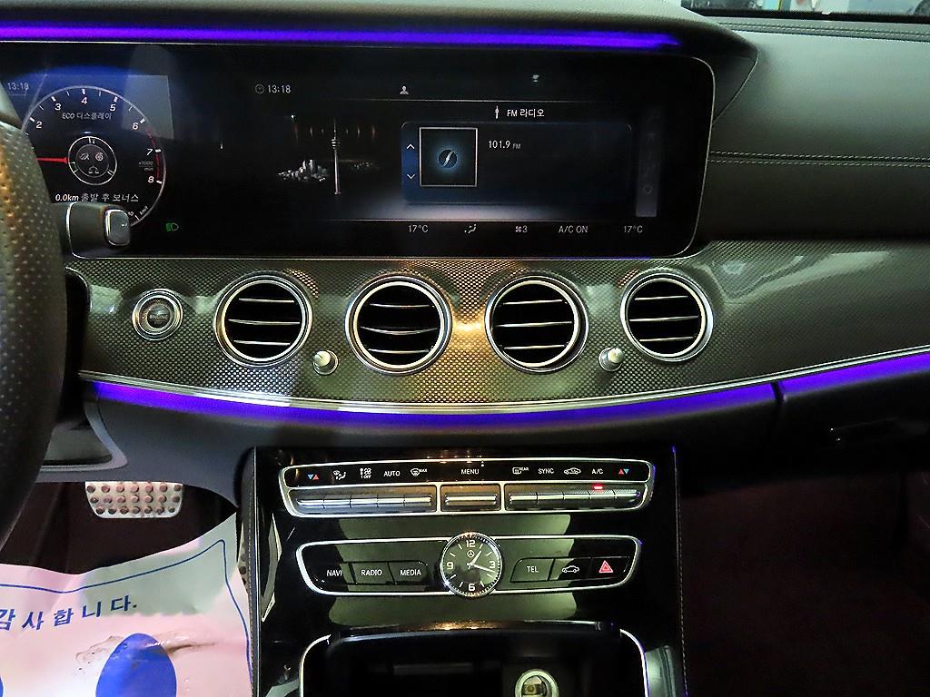 Mercedes Benz E class - Vista 11