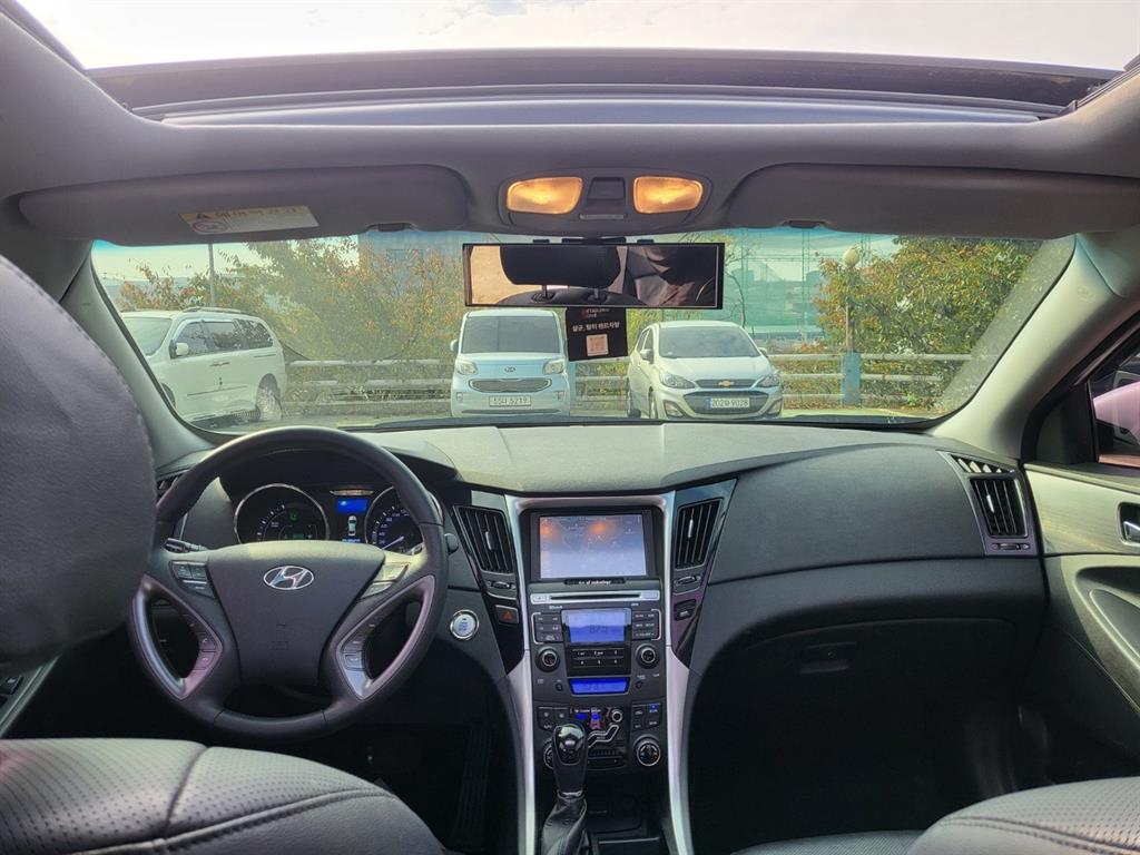 HYUNDAI Sonata - Vista 6