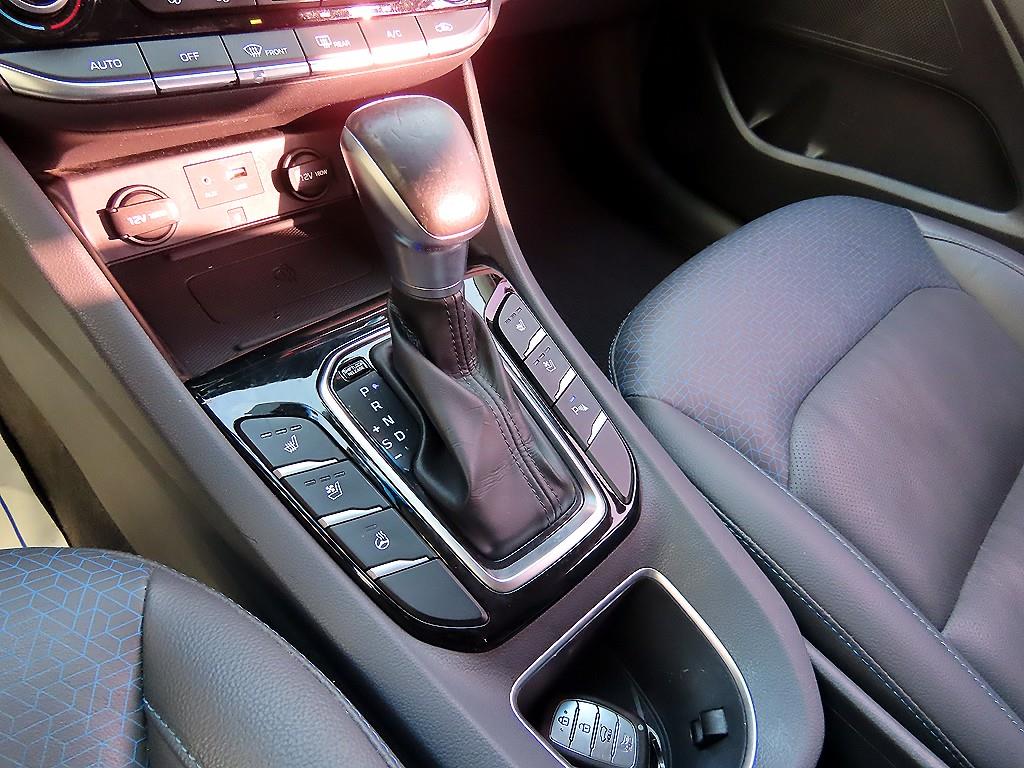 HYUNDAI Ioniq - Vista 10