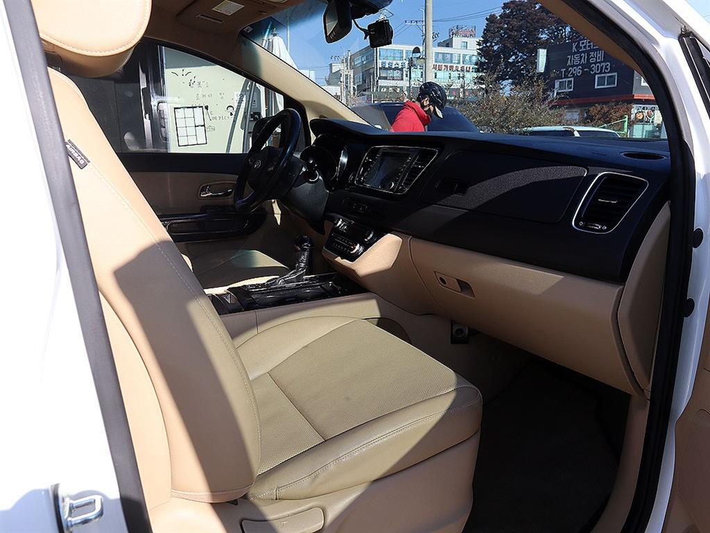 KIA Carnival 2016 Blanco - Importación desde Corea - HF Imports Iquique - Foto 13