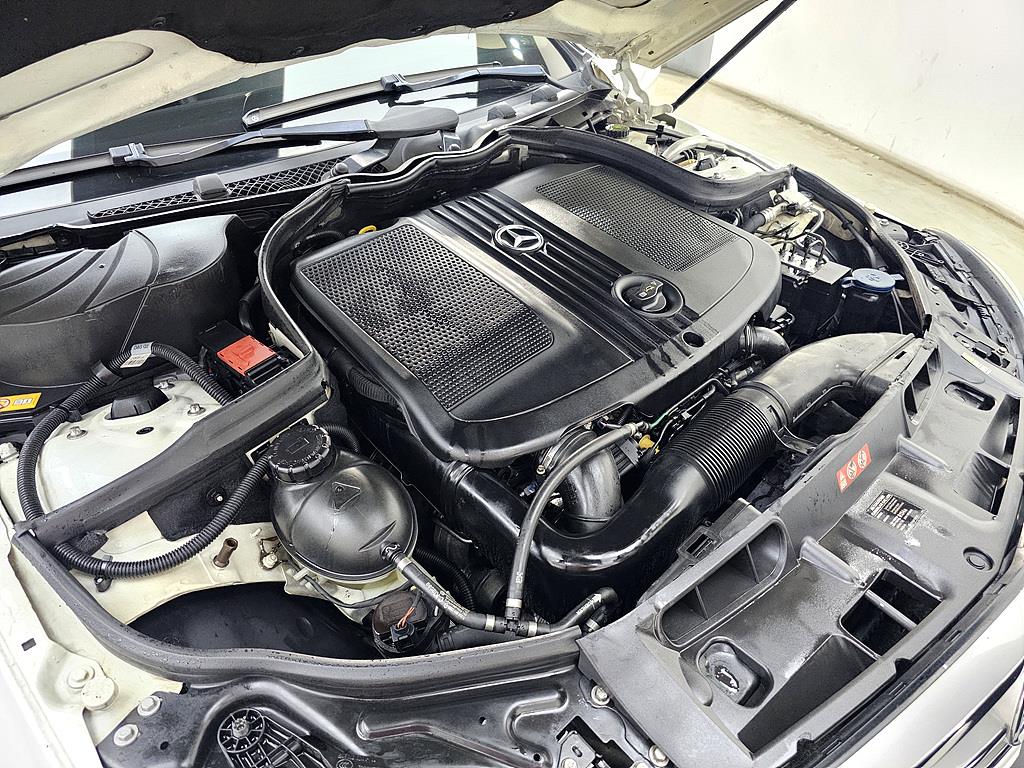 Mercedes Benz C Class - Vista 6