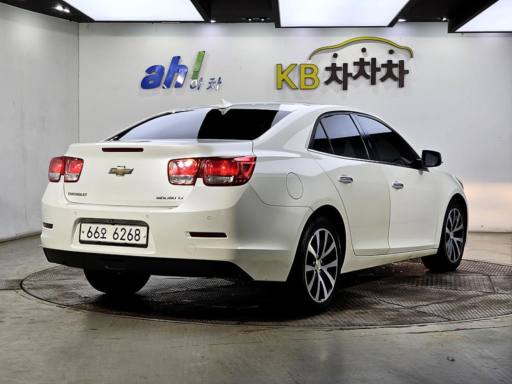 Chevrolet Malibu - Vista 4