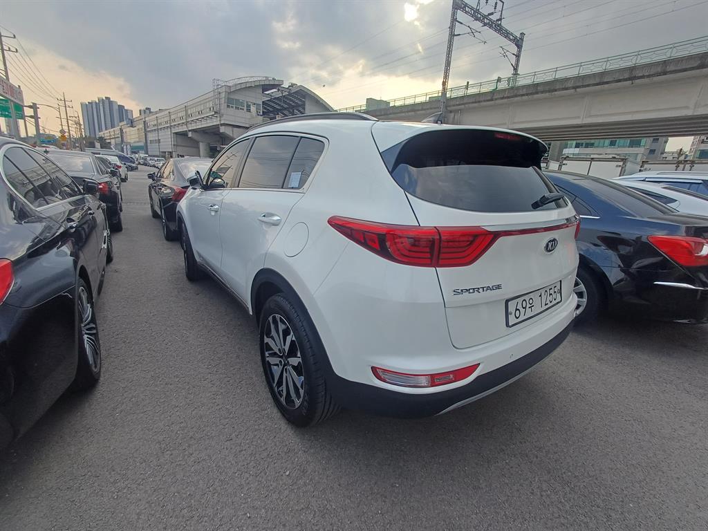 KIA Sportage - Vista 5