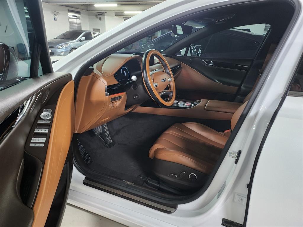 Genesis G80 - Vista 10