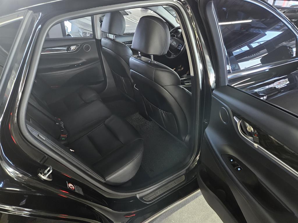 HYUNDAI Grandeur - Vista 7