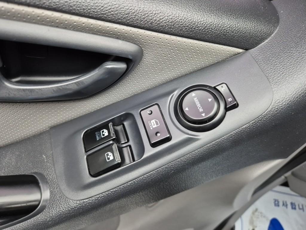 HYUNDAI Starex 2014 Plateado - Importación desde Corea - HF Imports Iquique - Foto 15