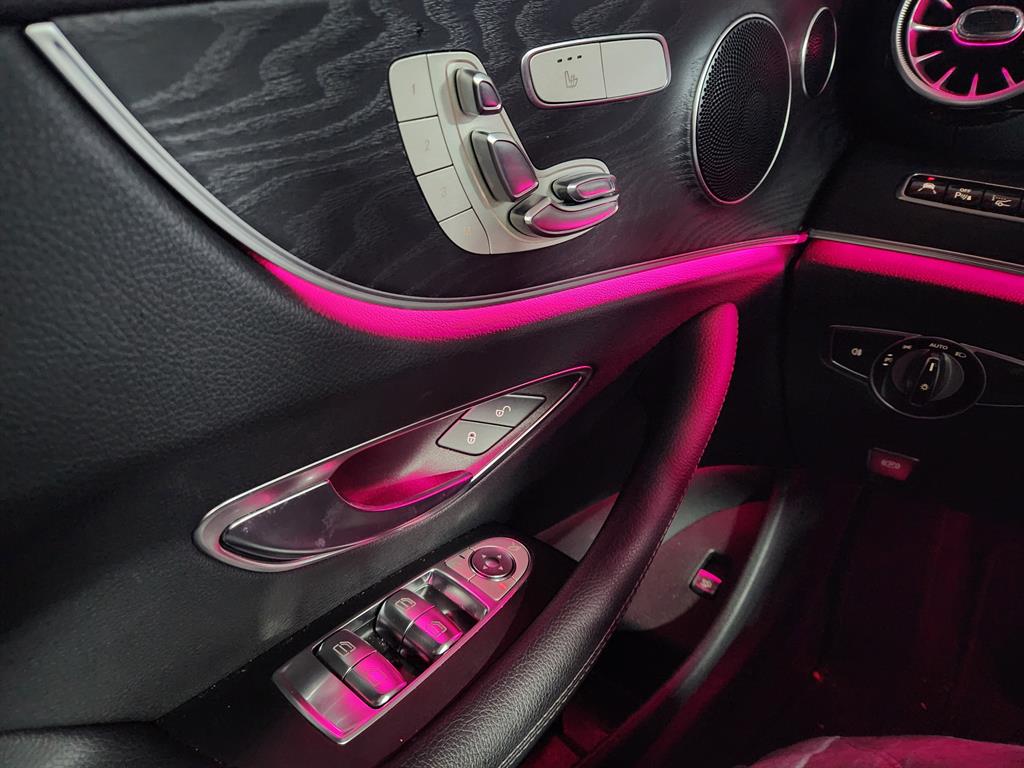 Mercedes Benz E class - Vista 10