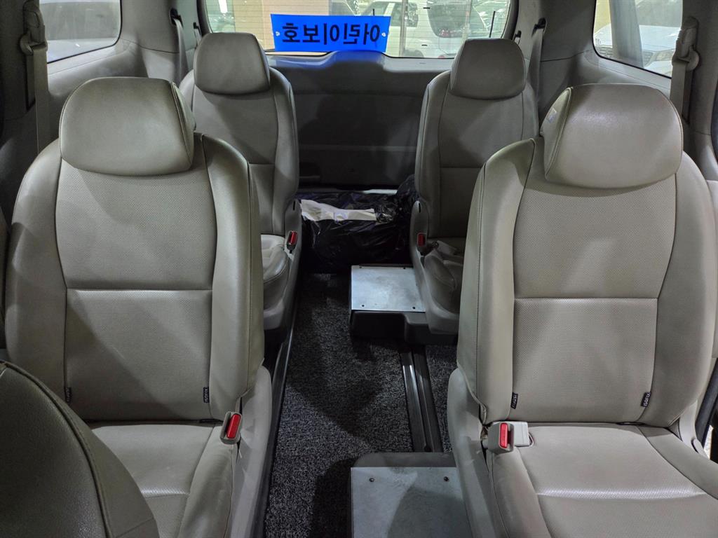 KIA Carnival - Vista 8