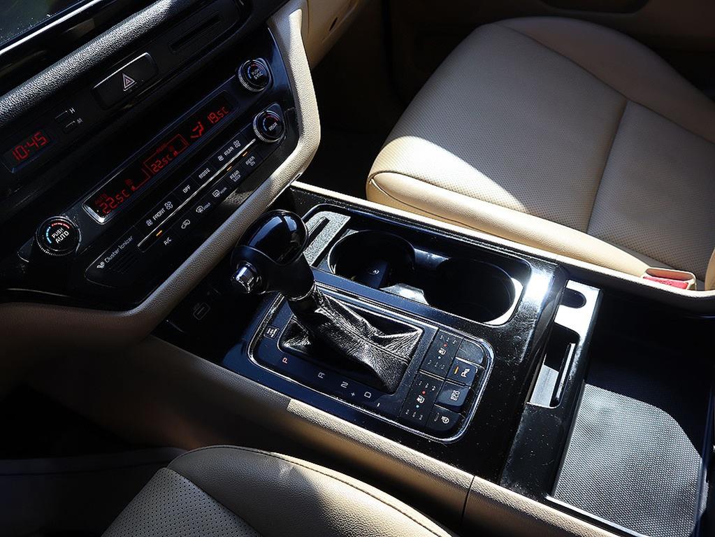 KIA Carnival 2016 Blanco - Importación desde Corea - HF Imports Iquique - Foto 12