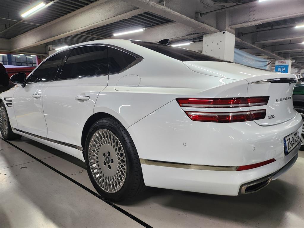 Genesis G80 - Vista 6