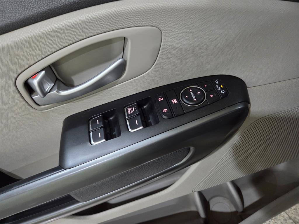 KIA Carnival 2018 Amarillo - Importación desde Corea - HF Imports Iquique - Foto 16